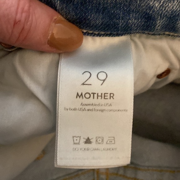 MOTHER The Mid Rise Dazzler in Marrakesh Nights
Size 29
Preloved - Picture 11 of 13